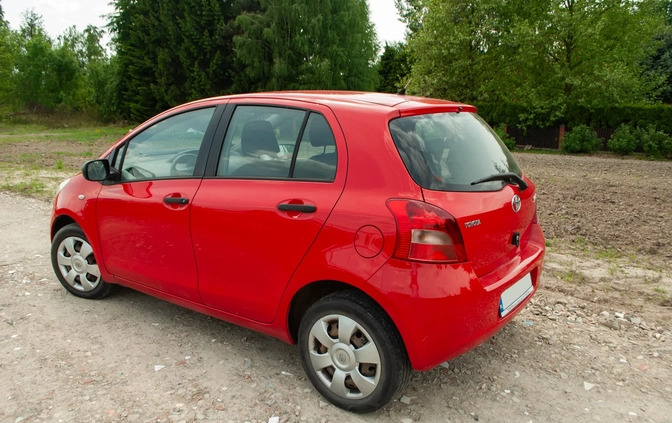 Toyota Yaris cena 18900 przebieg: 111534, rok produkcji 2007 z Rzeszów małe 37